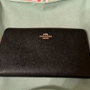 NWOT .. coach wallet